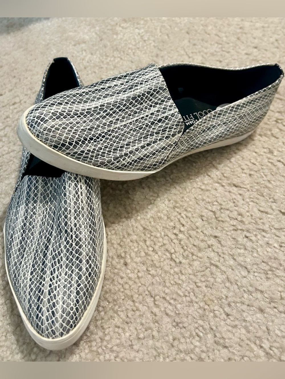 Dr. Scholl's Women's Slip-On memory foam Loafers in Black/White Snake Print 9.5